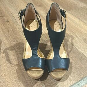 Jessica Simpson Black and Tan Wedges